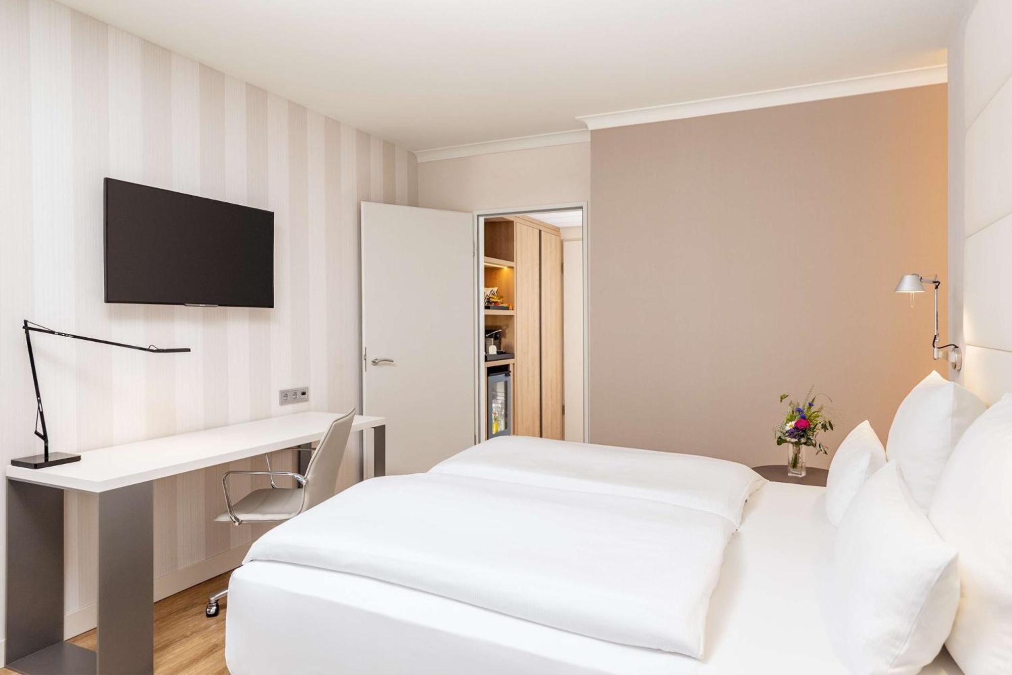 Hotel Nh Alexanderplatz 4*
